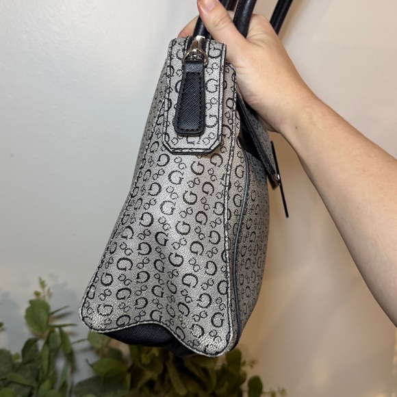 Guess LASKIN SATCHEL Black Satchel Handbag Purse - Picture 5 of 13